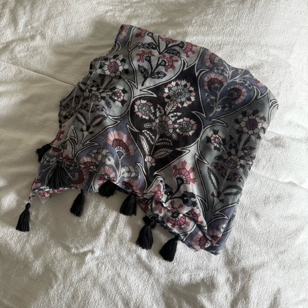 Vera Bradley navy blue and Pink tassel Scarf